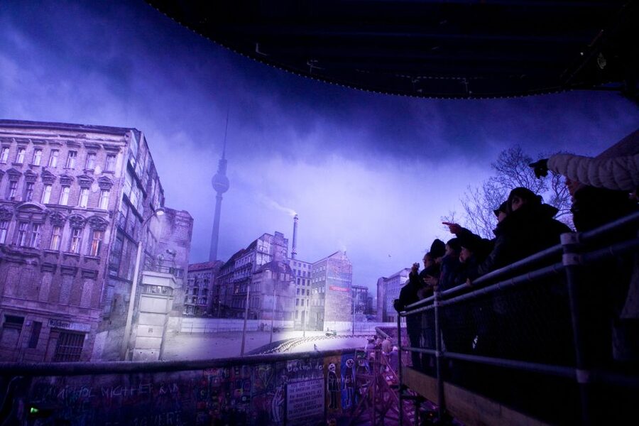 THE WALL: asisi Panorama Berlin Ticket - Entering the asisi Panorama at Friedrichstraße 205