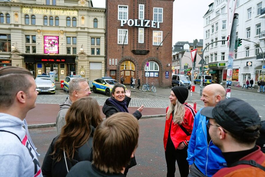 True Crime-Quiztour – kultige Tatorte & knifflige Fragen - Starting at Wohlwillstraße 1