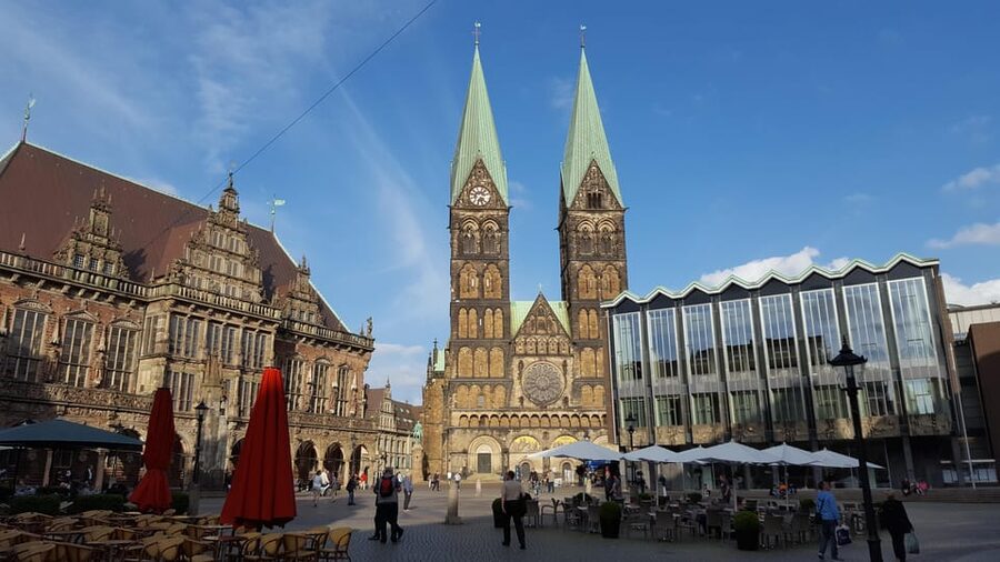 Truth or lie? - A special tour through Bremen's Old town - Böttcherstrasse, coffee, and Bremens artistic side