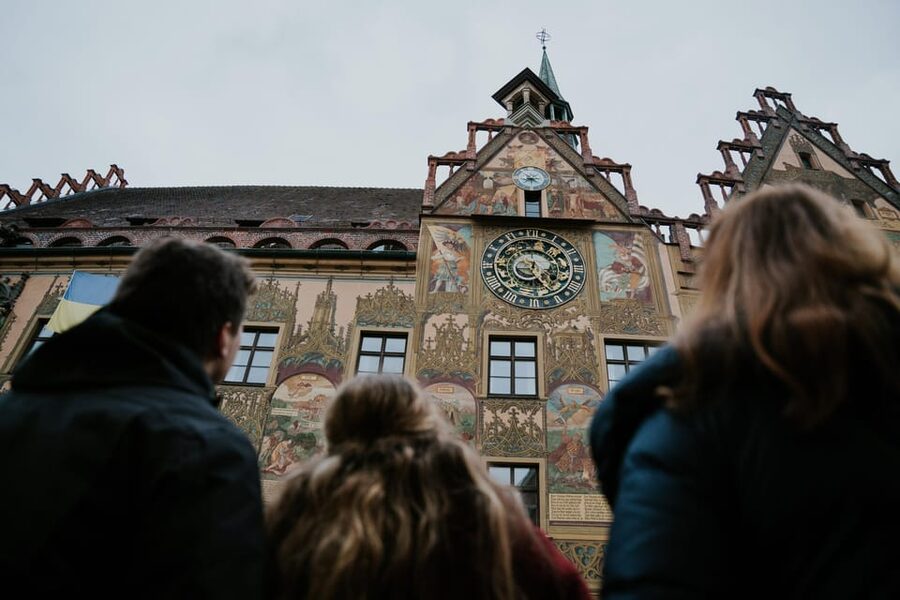 Ulm: Evening stroll through the old town - Passing the Leaning Butcher Tower and the city wall
