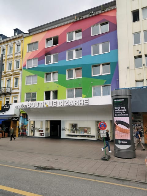 Uncle Jan's Neighborhood Tours - Hans-Albers-Platz and the character of the Kiez