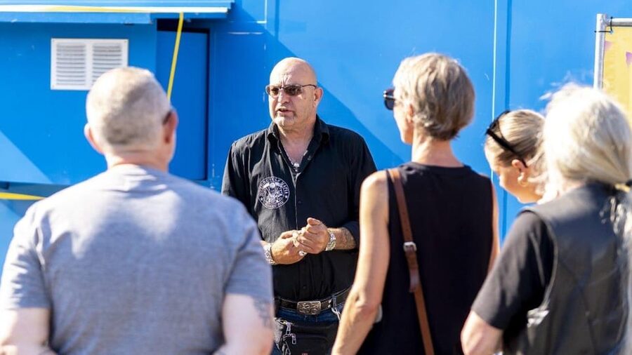 Uncle Jan's Neighborhood Tours - The optional drinks stop and what to carry
