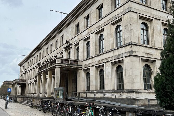 Walking Tour on Origins of Nazism in Munich - English - Odeonsplatz and the failed coup attempt