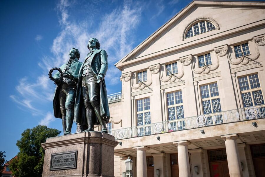 Weimar: Old Town Guided Walking Tour - Reading Weimar at the Market Square