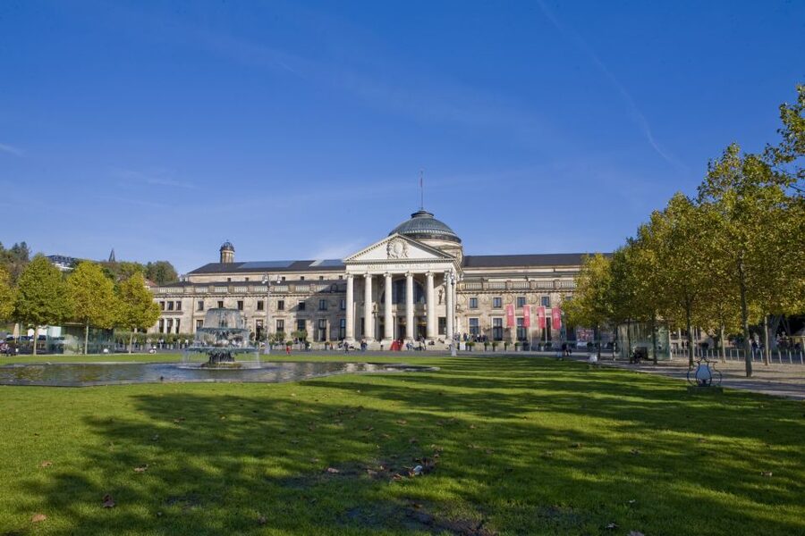 Wiesbaden: Private Walking Tour with a Guide - City Hall, City Palace, and the public center