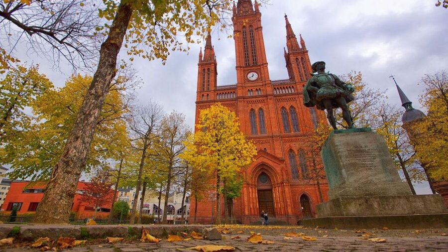 Wiesbaden: Private Walking Tour with a Guide - Starting at the Kurhaus and its colonnade