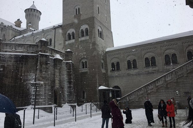 Winter Tour to Neuschwanstein Castle from Munich - Meeting in central Munich at 9:00 am