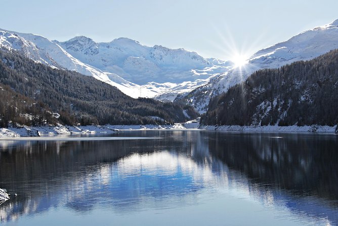 Winter Tour to Neuschwanstein Castle from Munich - Arriving near Neuschwanstein Castle