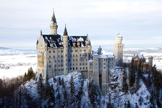 Winter Tour to Neuschwanstein Castle from Munich - Oberammergau and its painted façades