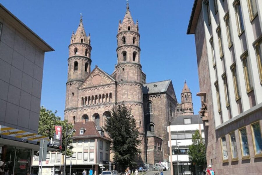 Worms: Historic Walking Tour With Heike - A walk through Worms’ adventurous past