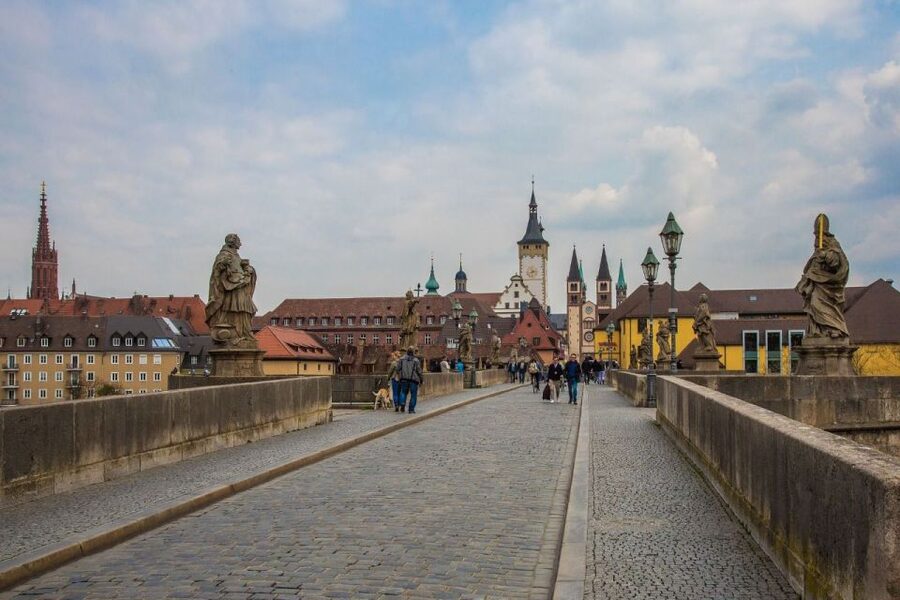 Würzburg: Private Walking Tour With Professional Guide - Starting outside the Tourist Office