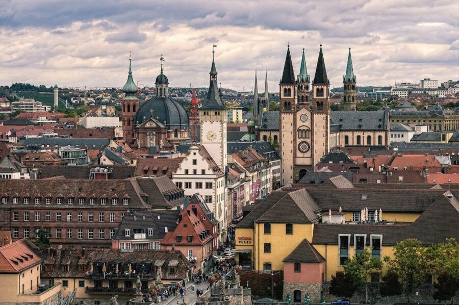 Würzburg: Private Walking Tour With Professional Guide - Franconian wine and the Würzburg identity